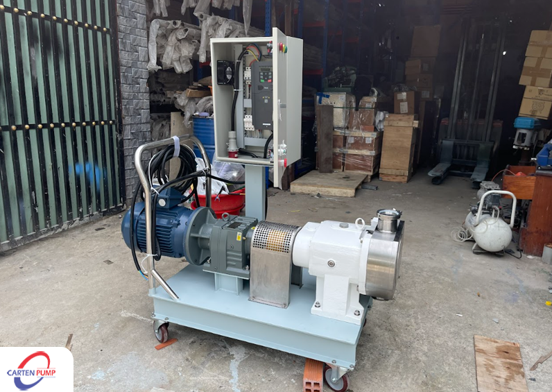 Bàn giao bơm cánh khế Carten